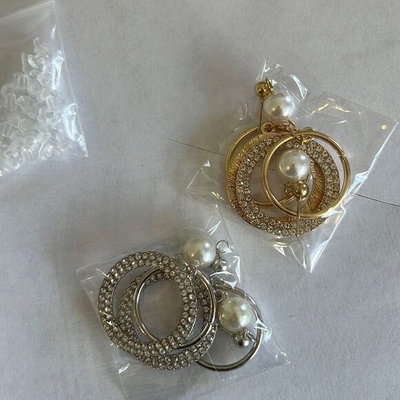 Jewelry - 6 Pairs 